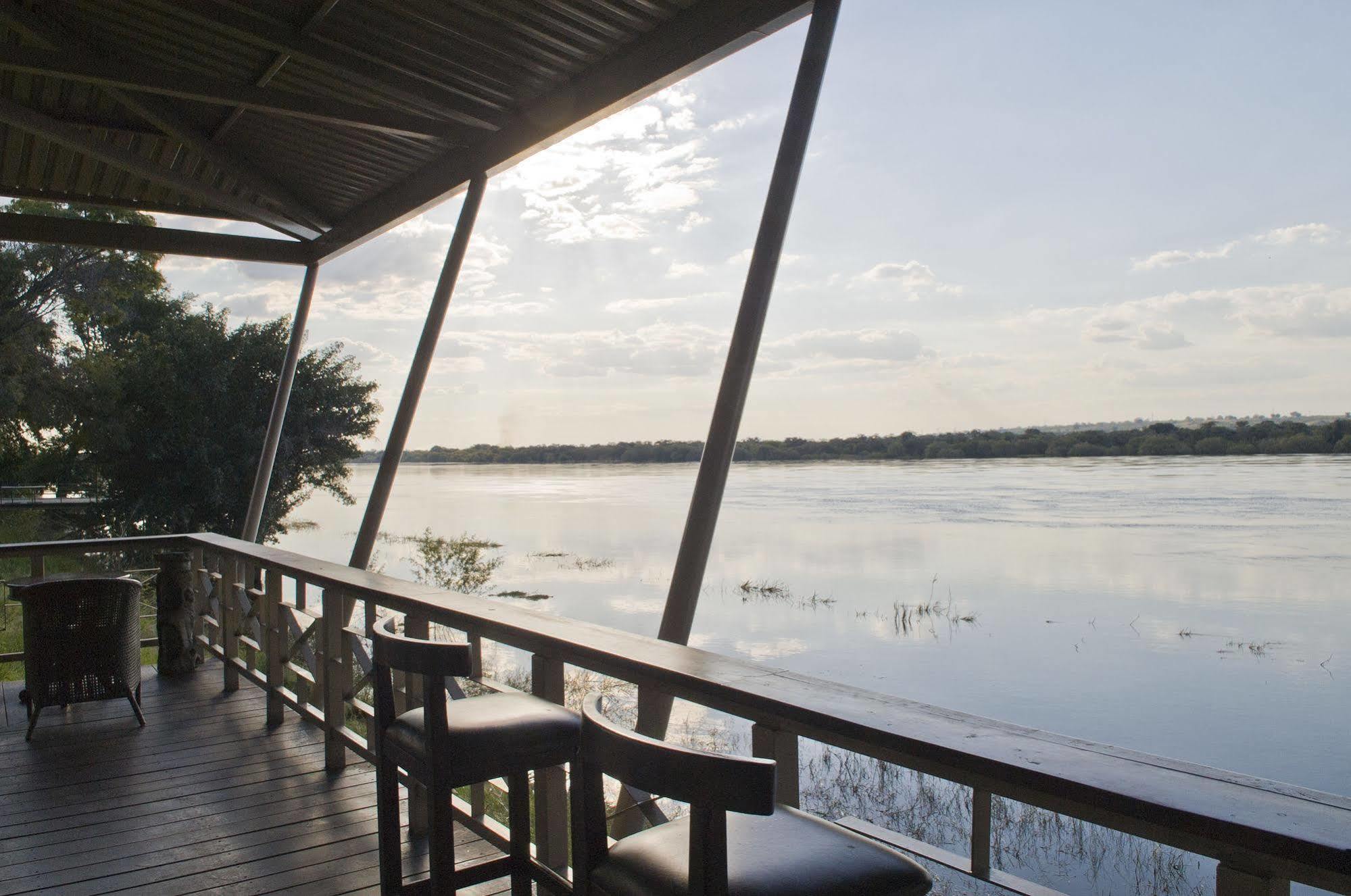 Protea Hotel By Marriott Zambezi River Lodge Katima Mulilo Buitenkant foto