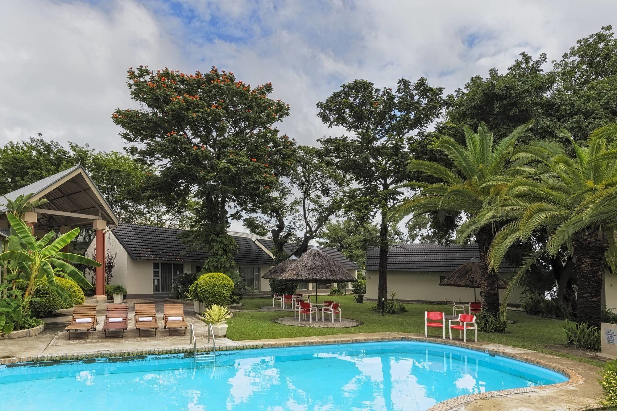 Protea Hotel By Marriott Zambezi River Lodge Katima Mulilo Buitenkant foto